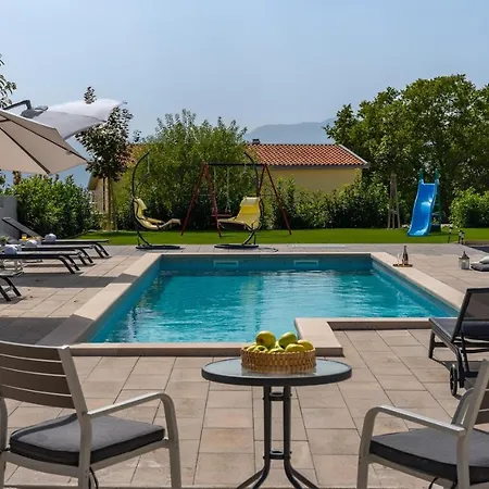 Lukas With 44m2 Pool In Makarska Hinterland