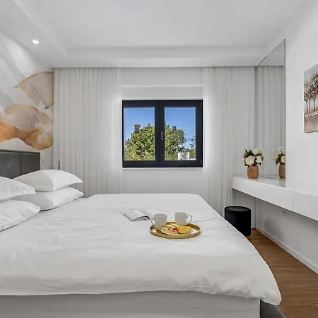 Villa Lukas With 44m2 Pool In Makarska Hinterland Gornji Vinjani