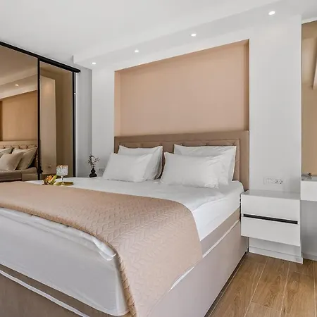 Lukas With 44m2 Pool In Makarska Hinterland * Gornji Vinjani