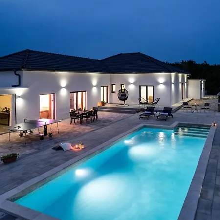 Lukas With 44m2 Pool In Makarska Hinterland Villa